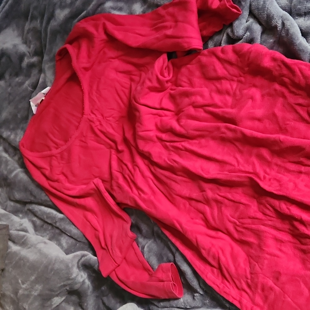 Red night shirt